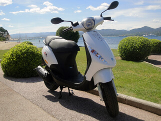 location scooter 50 cc Piaggio Zip